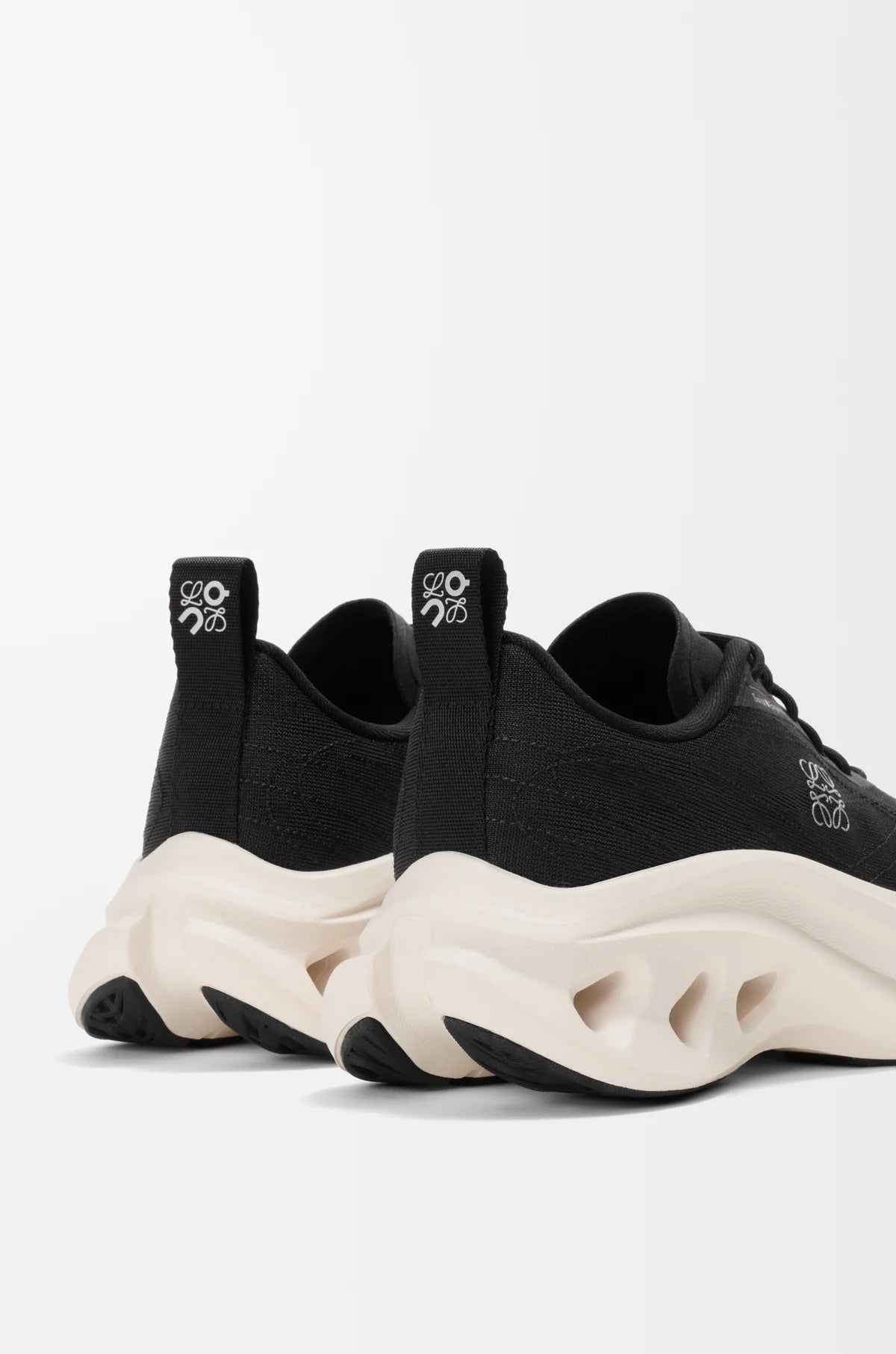 On x LW Cosmic Sneaker
